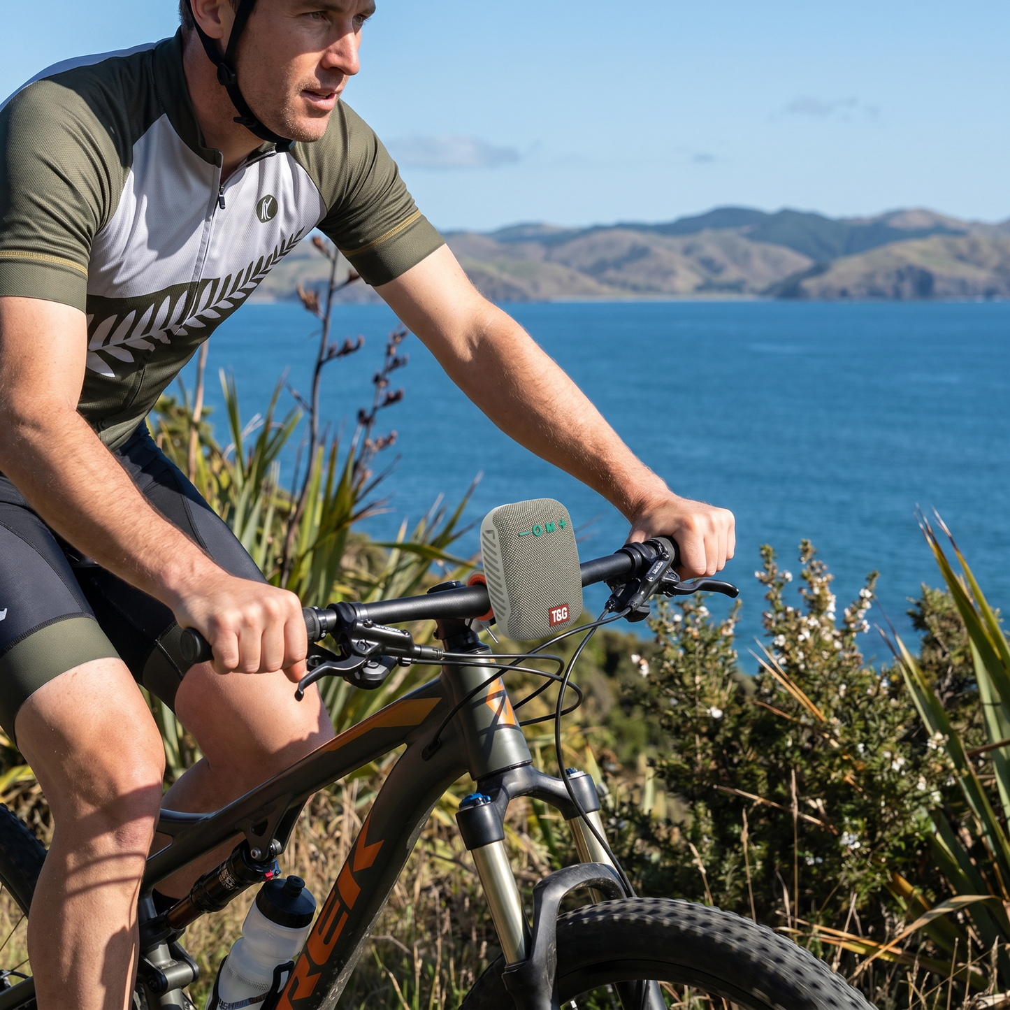 Wireless Bluetooth Speaker – Waterproof & Perfect for Cycling